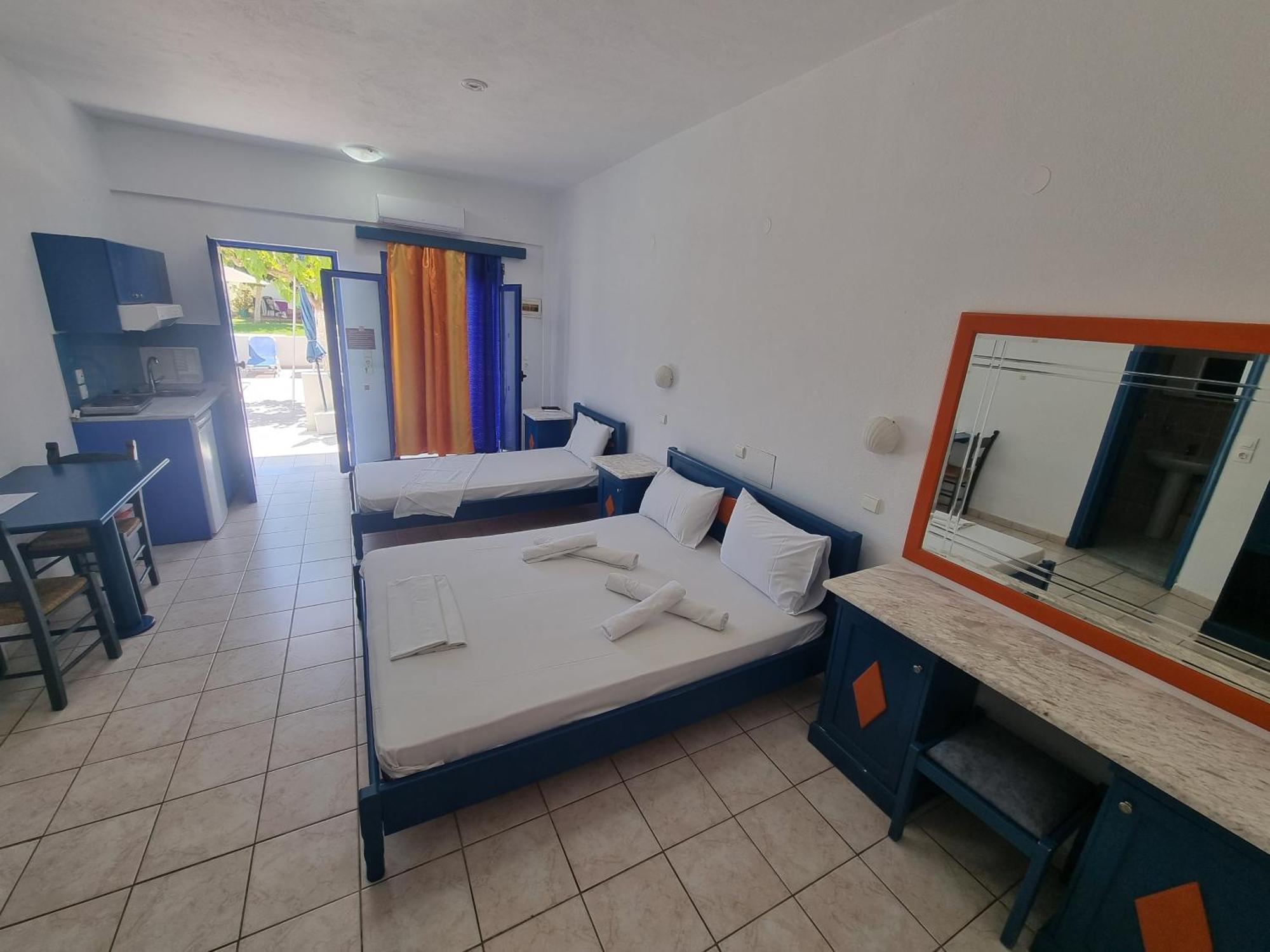 Leonidas Studios & Apartments Georgioupoli Buitenkant foto